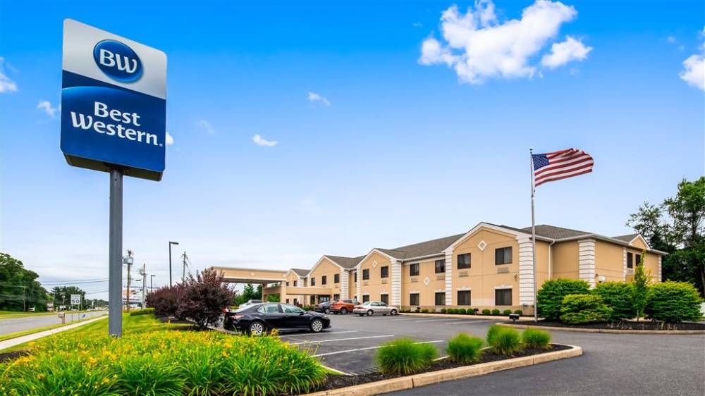 Best Western Monroe Inn & Suites 1