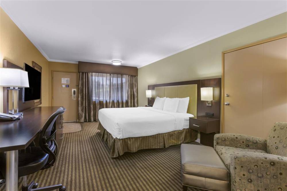 Best Western Royal Sun Inn & Suites 7