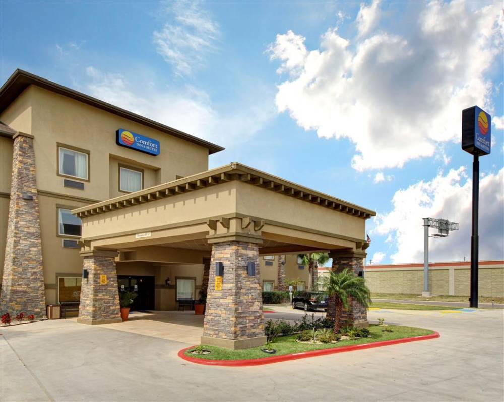 Comfort Inn And Suites 4