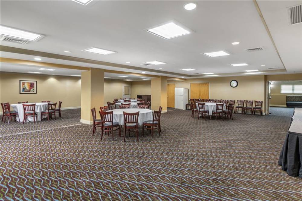 Comfort Inn And Suites Glen Mills - Conc 3