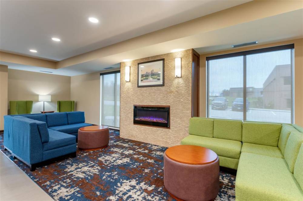 Comfort Inn And Suites W Des Moines 4