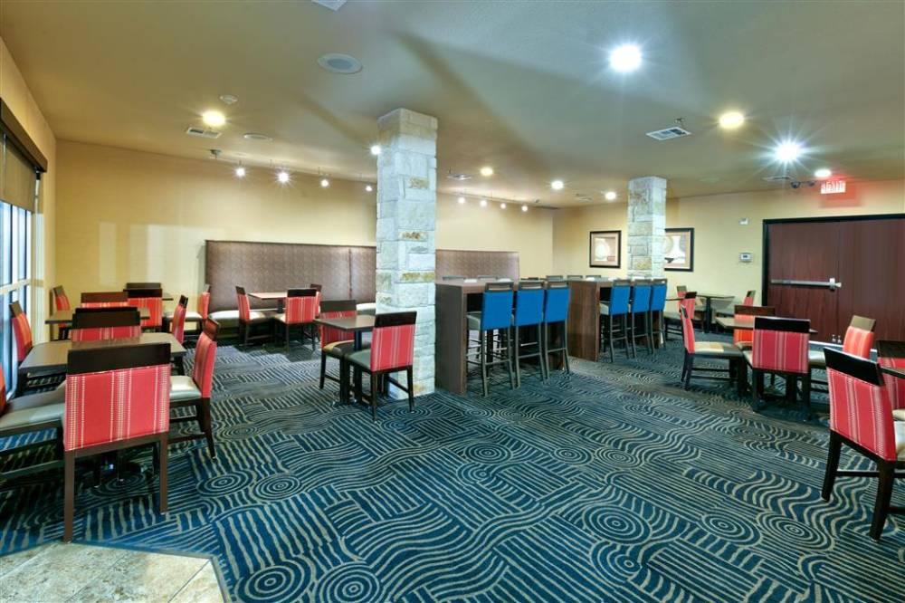 Comfort Suites Arlington - Entertainment 5