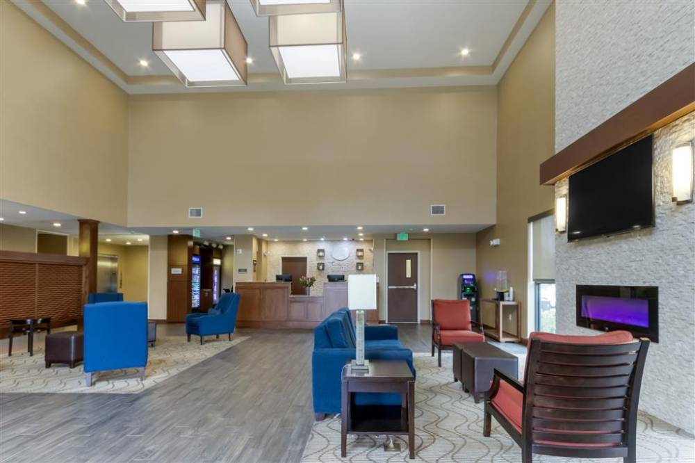 Comfort Suites Billings 6