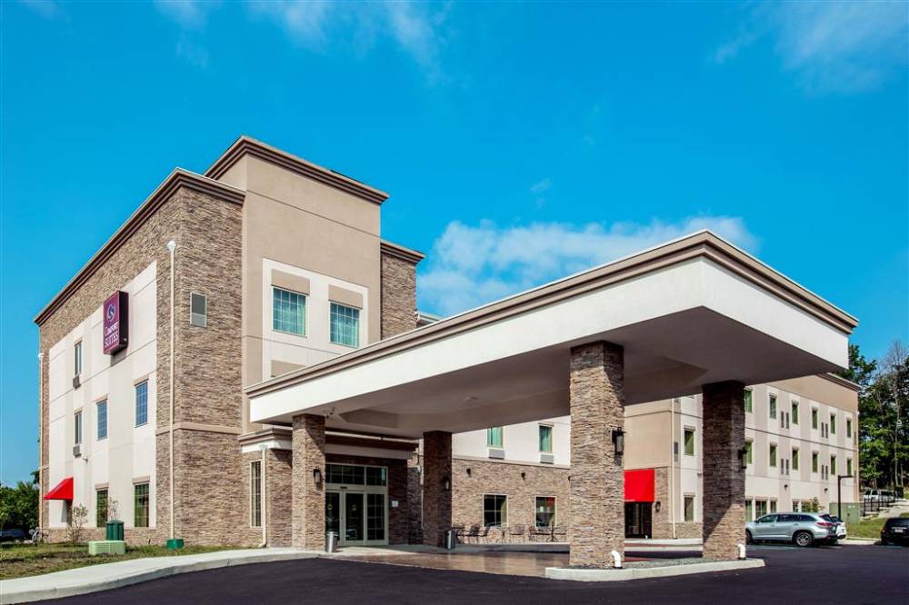 Comfort Suites Fishkill Near Interstate  2