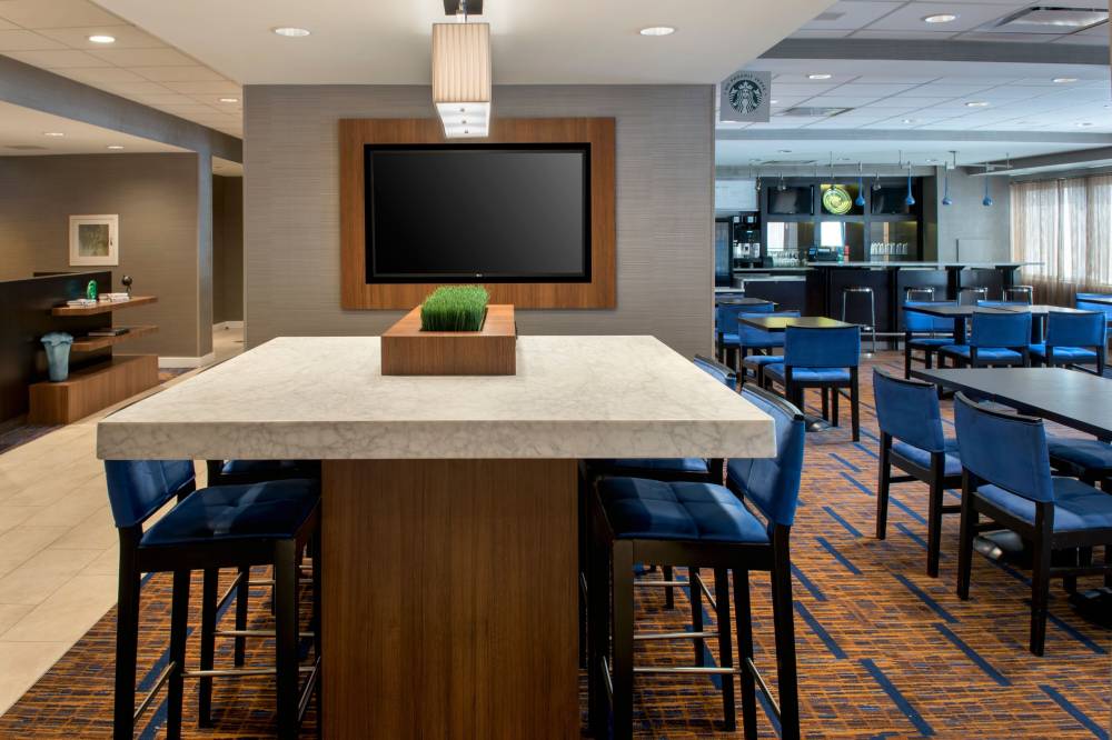 Courtyard By Marriott Binghamton 2