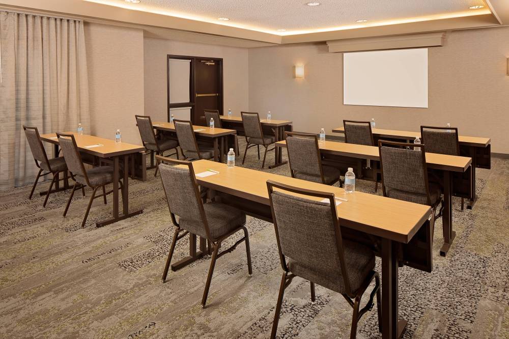 Courtyard By Marriott Dallas Addison Quorum Drive 10