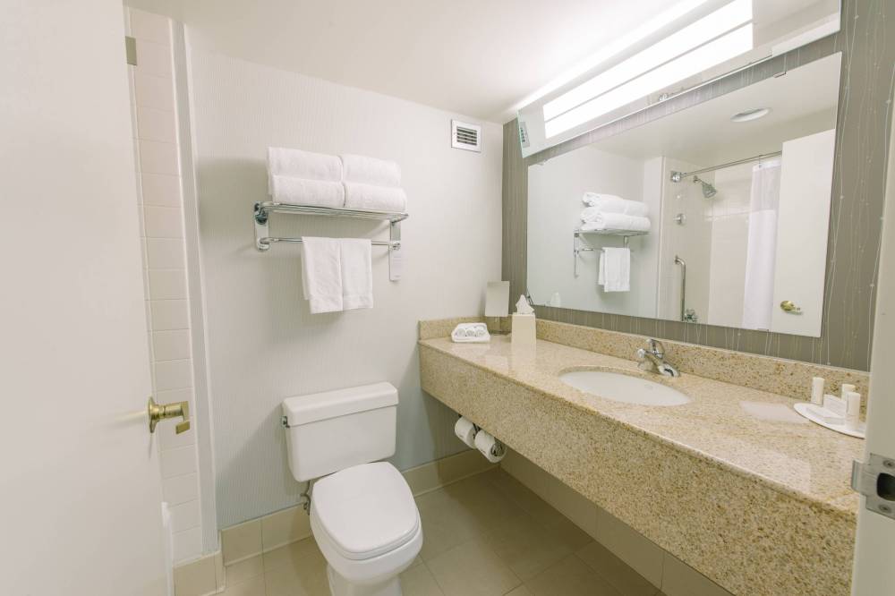 Courtyard By Marriott Nashua 1