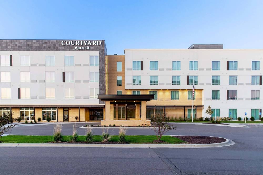 Courtyard By Marriott St Paul Woodbury 6