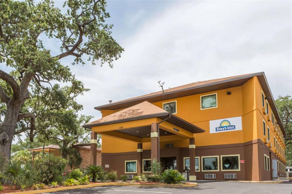 Days Inn By Wyndham Biloxi Beach 1