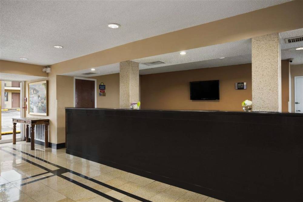 Days Inn By Wyndham Dallas Irving 2