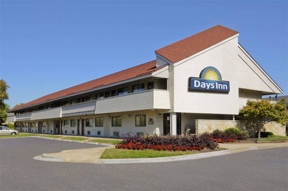 Welcome to the Days Inn Overland Park