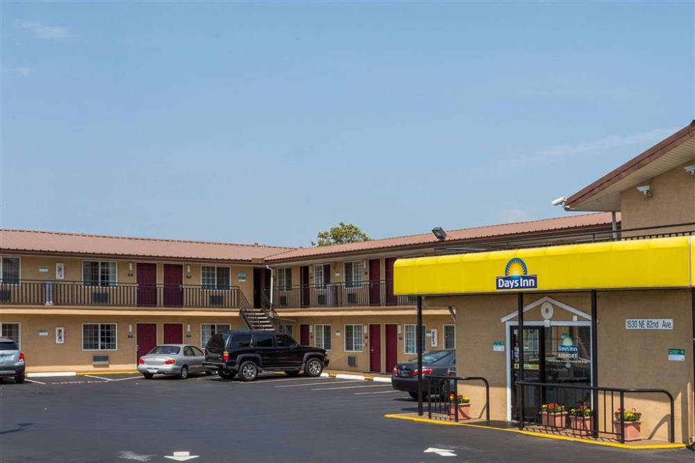 Days Inn By Wyndham Portland Central 1