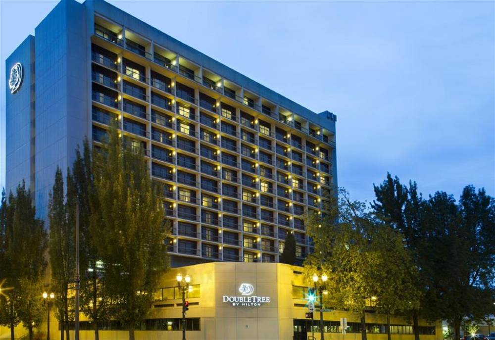 Doubletree By Hilton Portland-lloyd Center 1