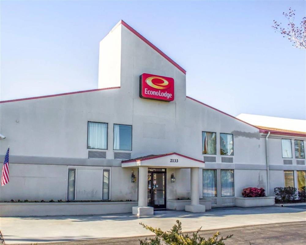 Econo Lodge Burlington I-40 2