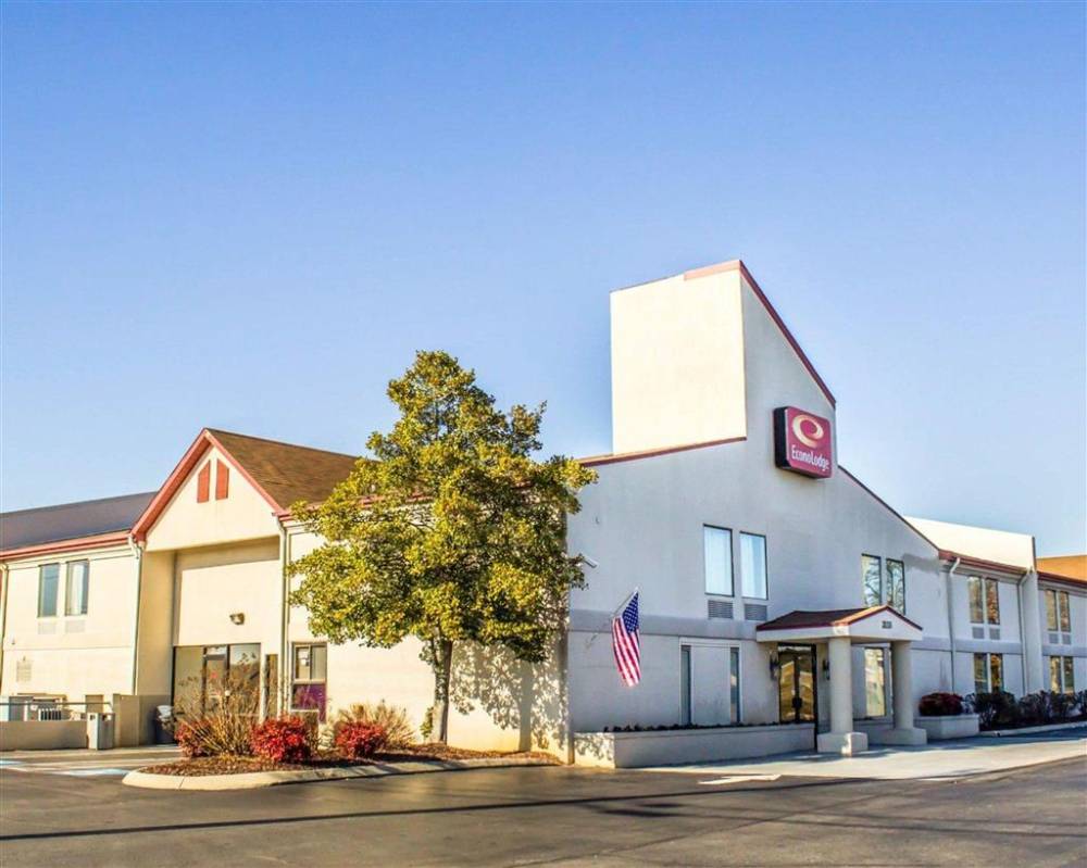 Econo Lodge Burlington I-40 4