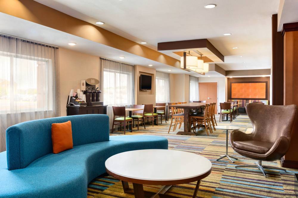 Fairfield Inn & Suites By Marriott Toledo Maumee 10