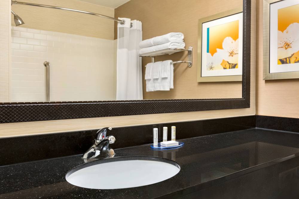 Fairfield Inn & Suites By Marriott Toledo Maumee 3