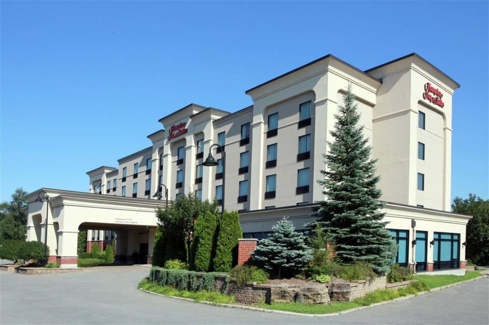 Hampton Inn & Suites By Hilton Laval 1