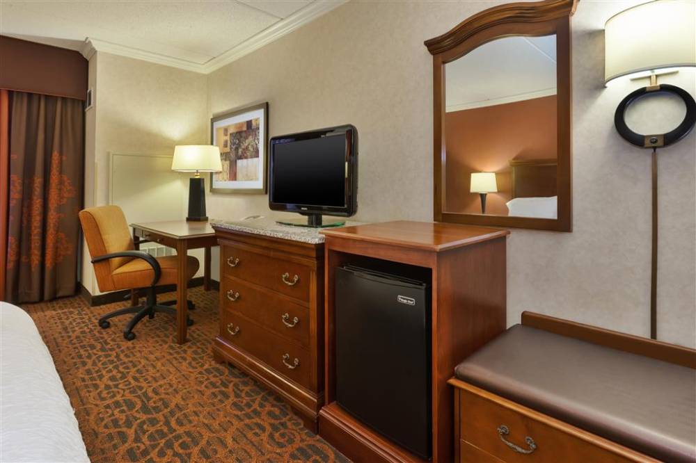 Hampton Inn And Suites Cleveland-beachwood 6