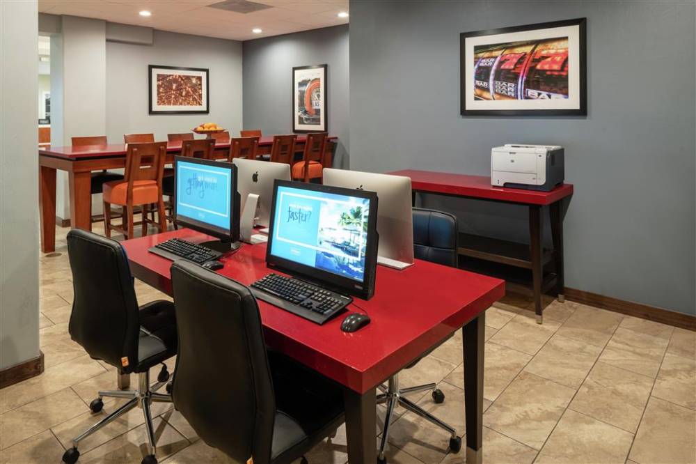 Hampton Inn Tropicana, Nv 5