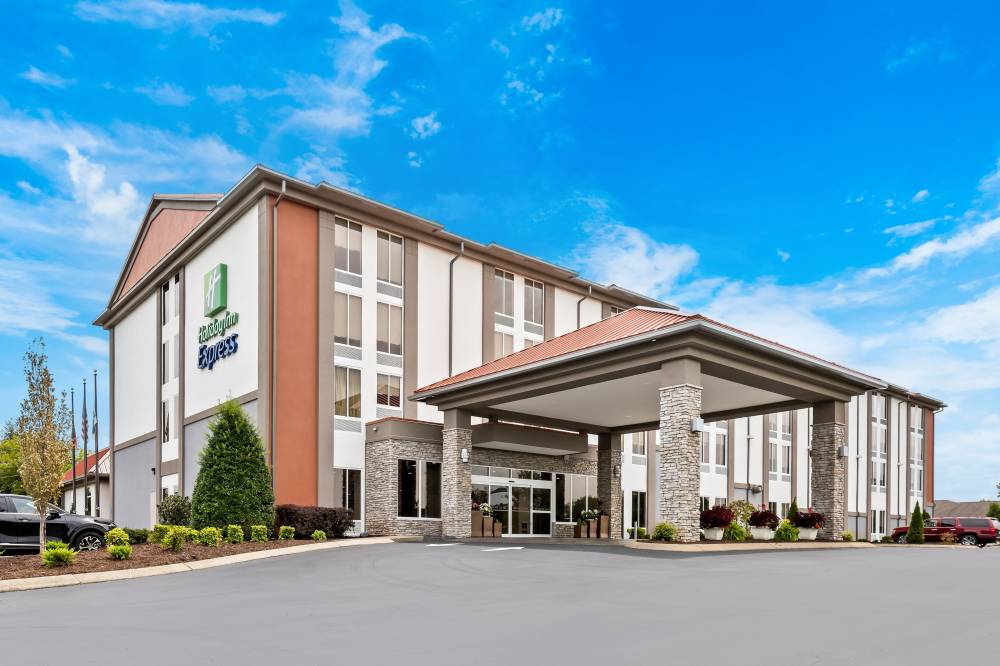 Holiday Inn Exp Hendersonville 5