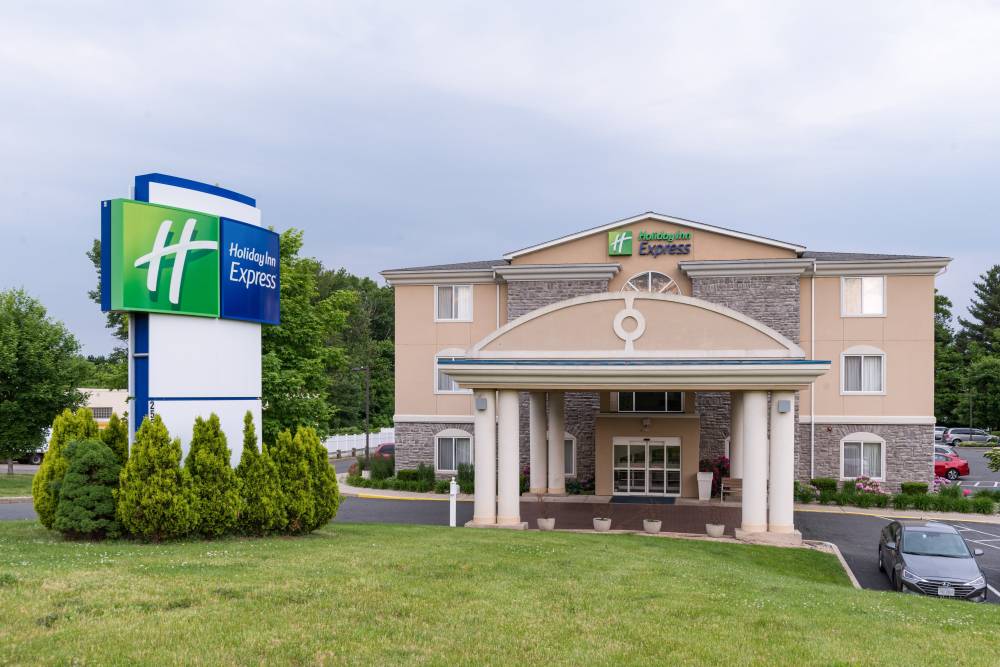 Holiday Inn Exp Newington - Hartford 3