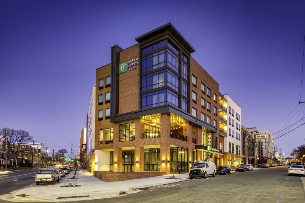 Holiday Inn Exp Stes South End 1