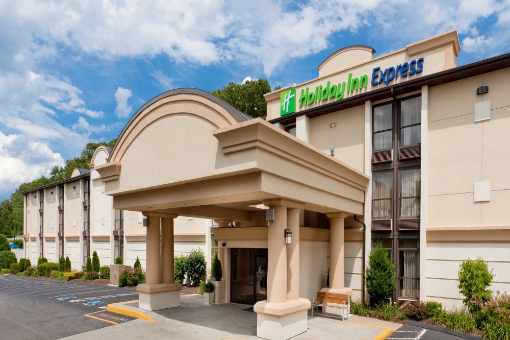 Holiday Inn Expres Southington 5