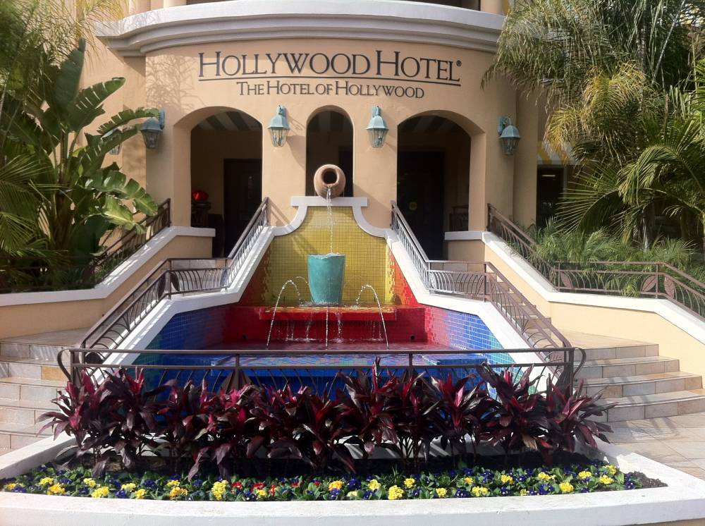 Hollywood Hotel 2