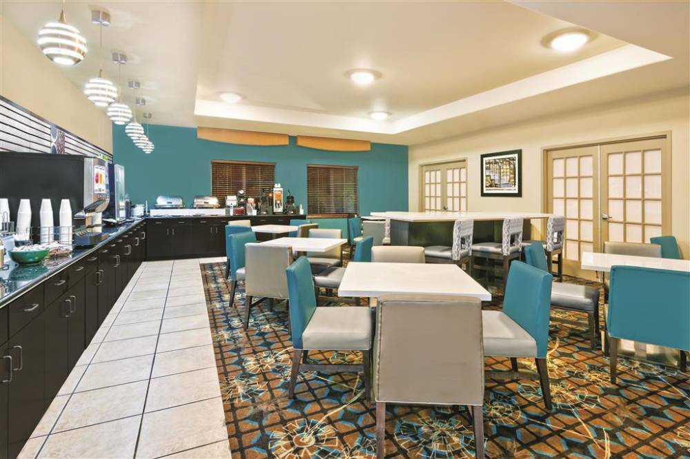 La Quinta Inn Ste N Stone Oak 5