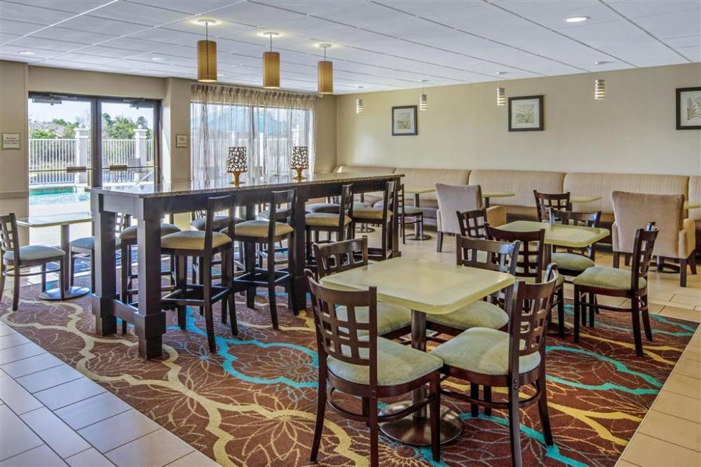 La Quinta Inn & Suites By Wyndham Bonita Springs Naples N. 3