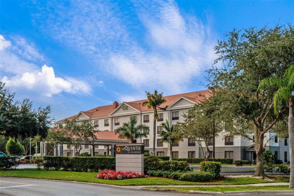 La Quinta Inn & Suites By Wyndham Bonita Springs Naples N. 1