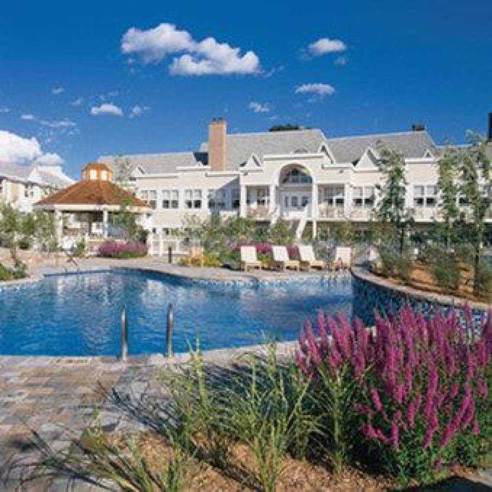 Courtyard & pool