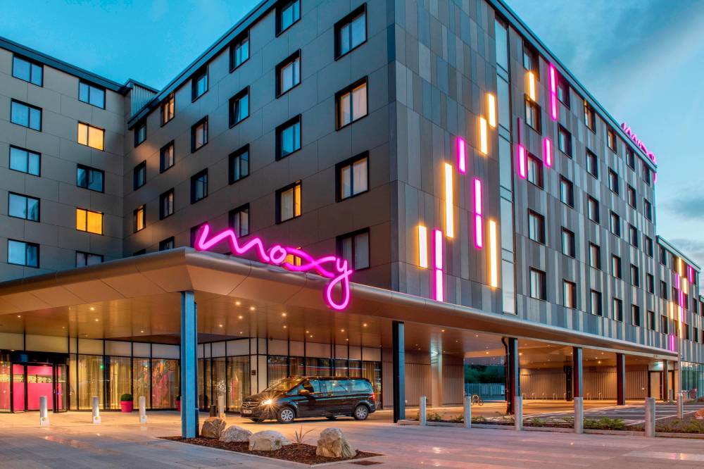 Moxy London Heathrow Airport 3