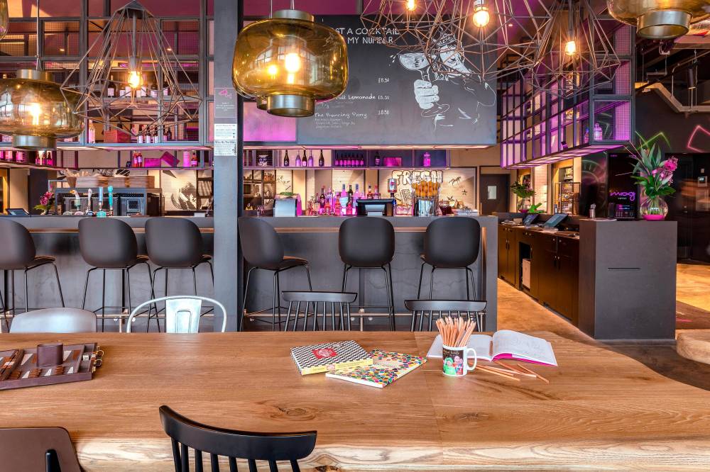 Moxy London Heathrow Airport 5