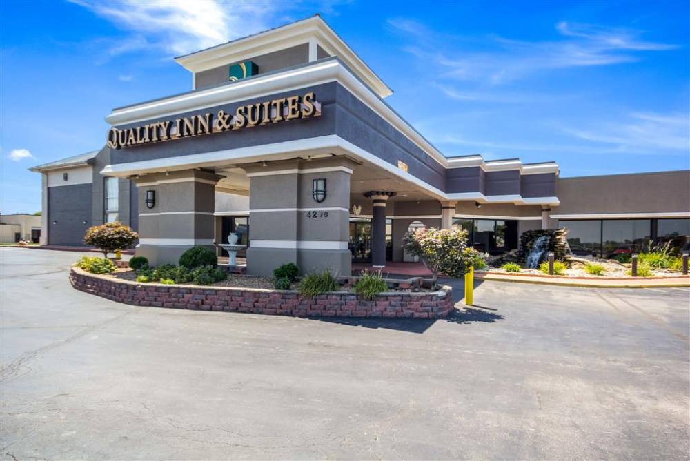 Quality Inn And Suites Kansas City - Independence I-70 East 2