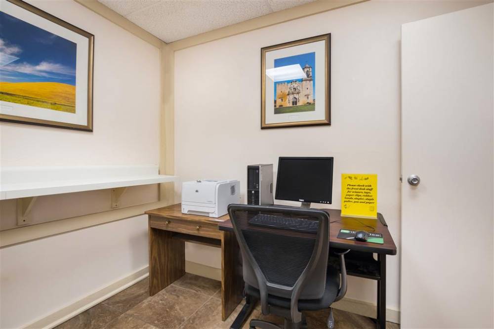 Quality Inn And Suites Lake Havasu City 6