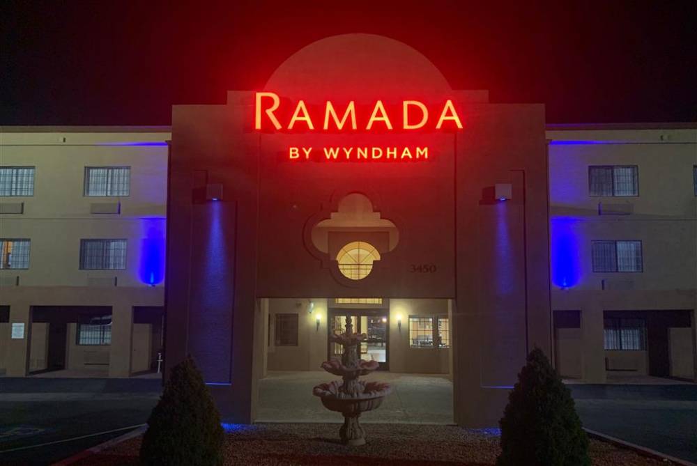 Ramada By Wyndham Santa Fe 1