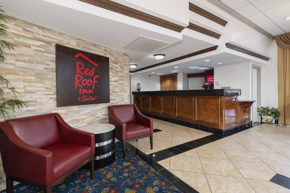 Red Roof Inn & Suites Macon 8