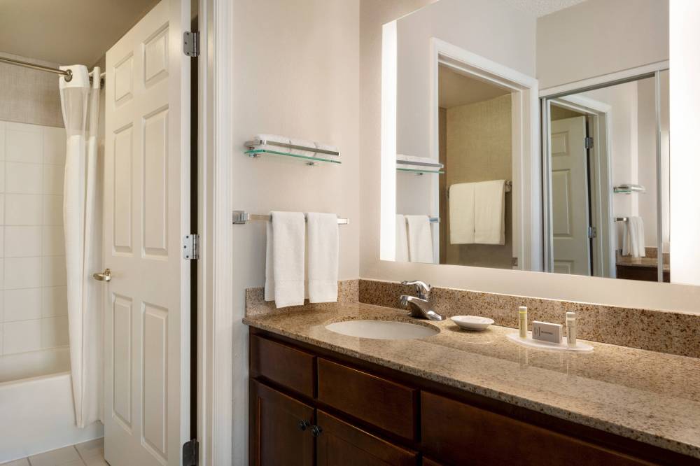 Suite Bathroom