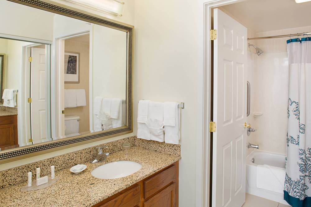 Suite Bathroom