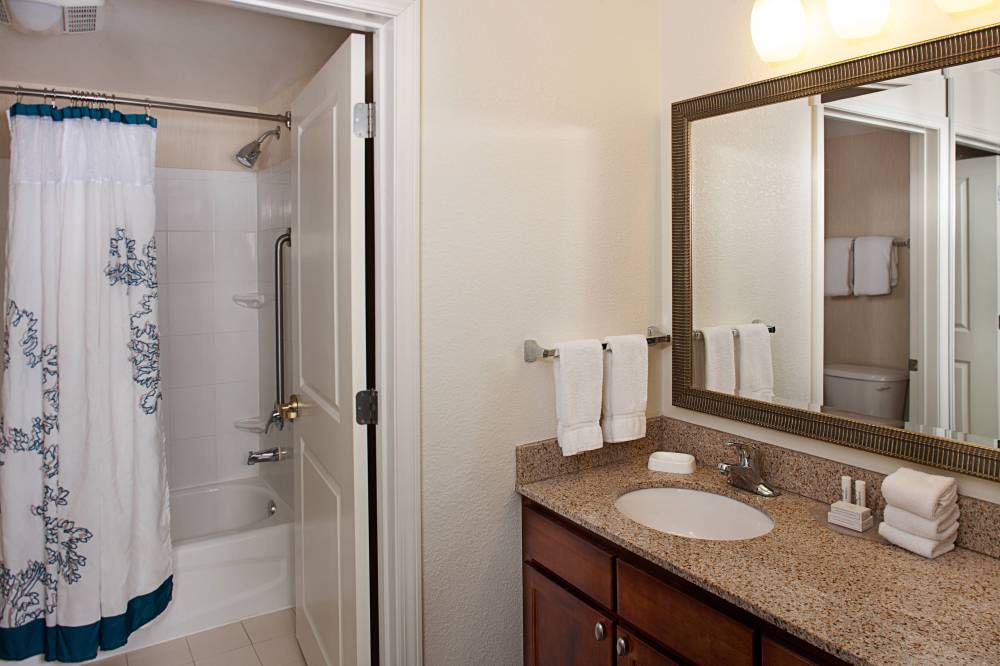 Suite Bathroom