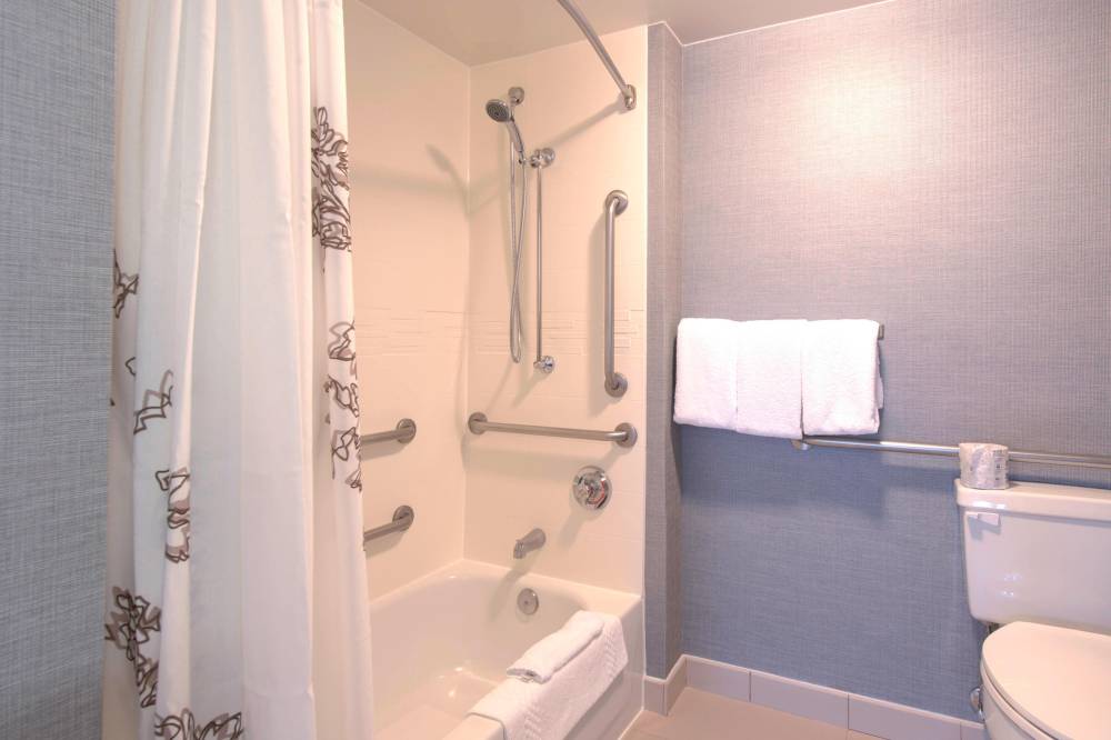 Studio King Accessible Bathroom