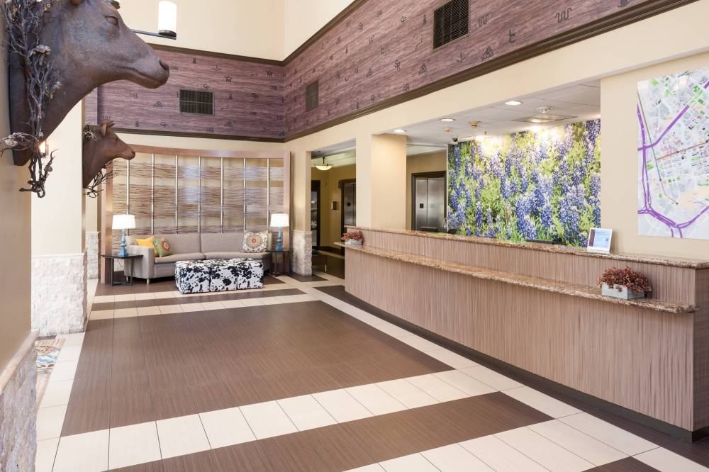 Springhill Suites By Marriott Dallas Downtown-west End 8