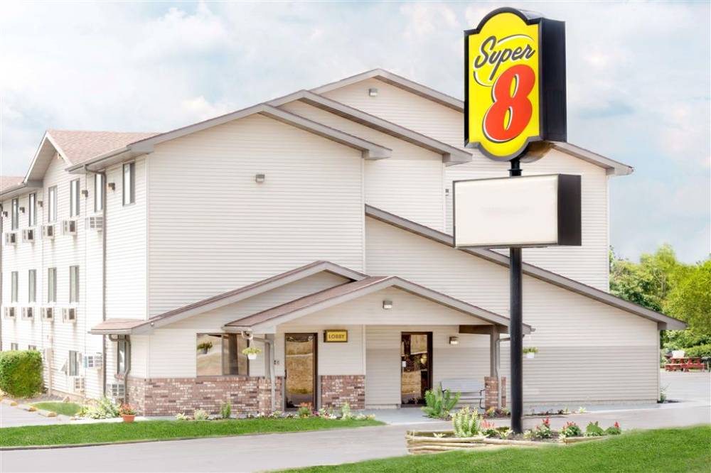 Super 8 By Wyndham Kent/akron Area 1