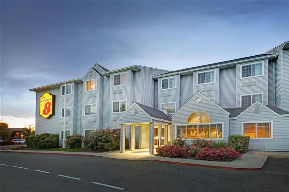 Super 8 By Wyndham Sacramento Airport 1