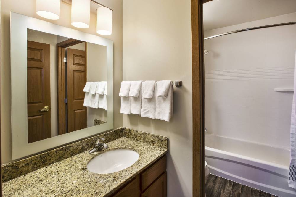 Suite Bathroom