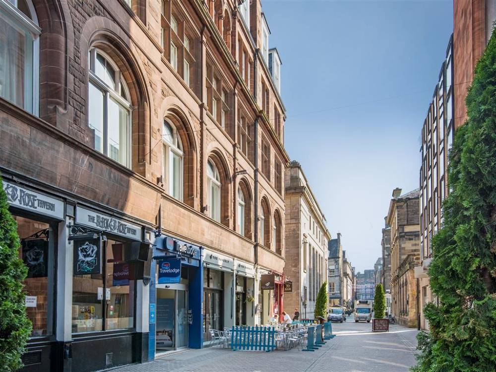 Travelodge Edinburgh Central Rose Street 2