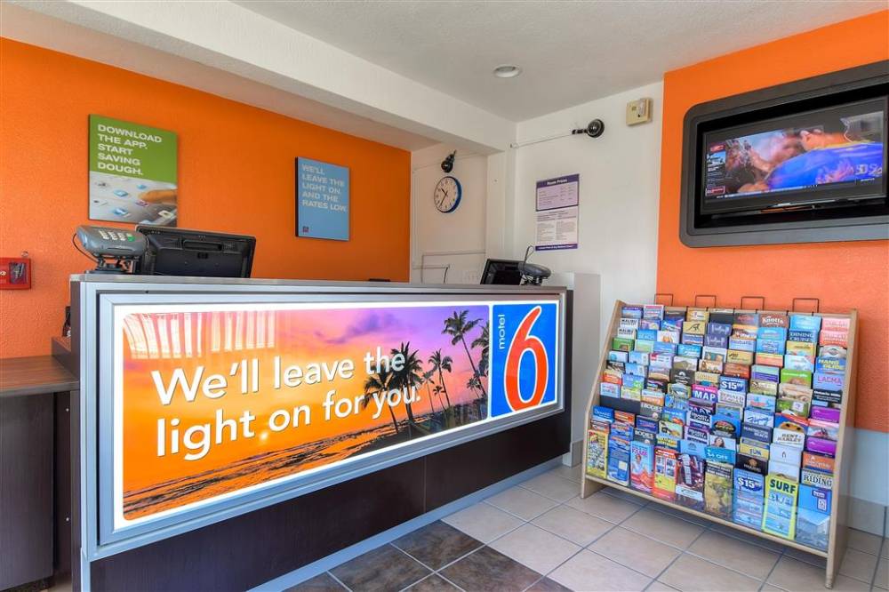  Motel 6 Los Angeles - Harbor City 2