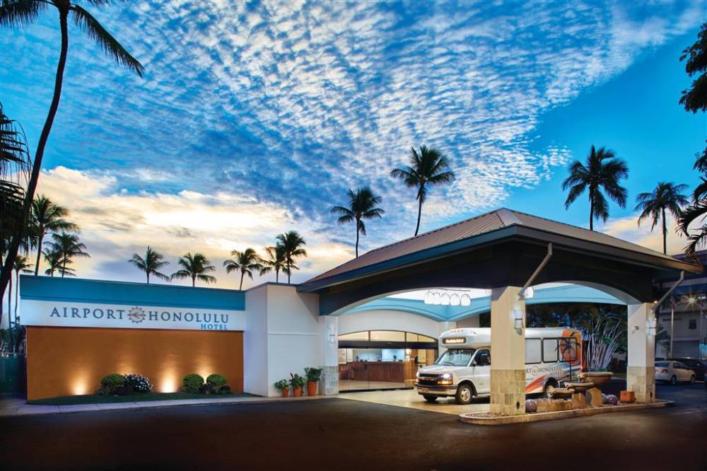 airport honolulu hotel exterior entrance